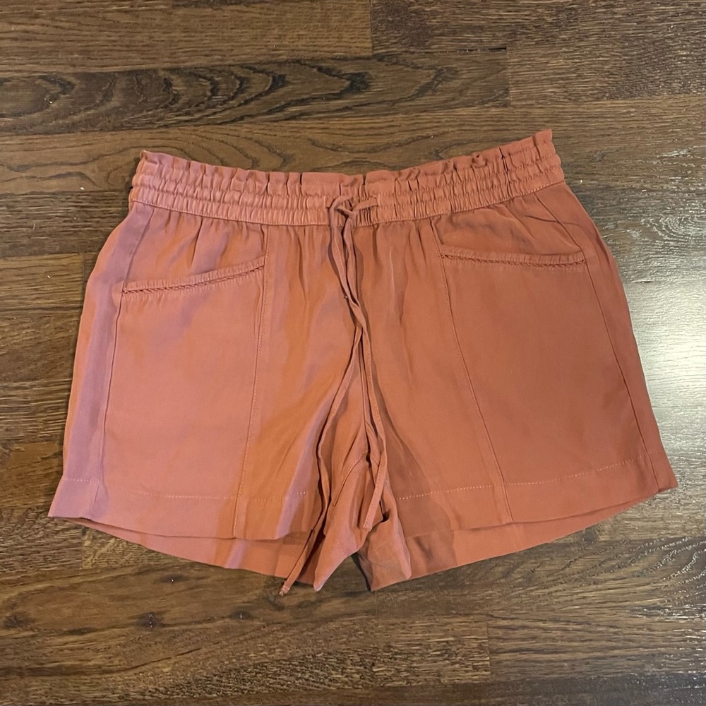 LOFT Lacy Pocket Pull On Shorts